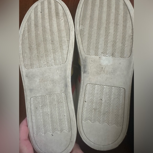 Boden tennis shoes size 40 (8.5W) - Picture 2 of 4
